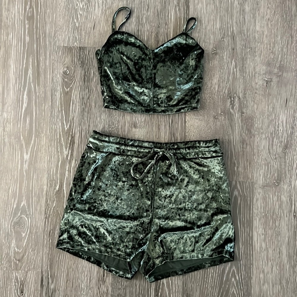 BuffBunny Frozen Velvet Set